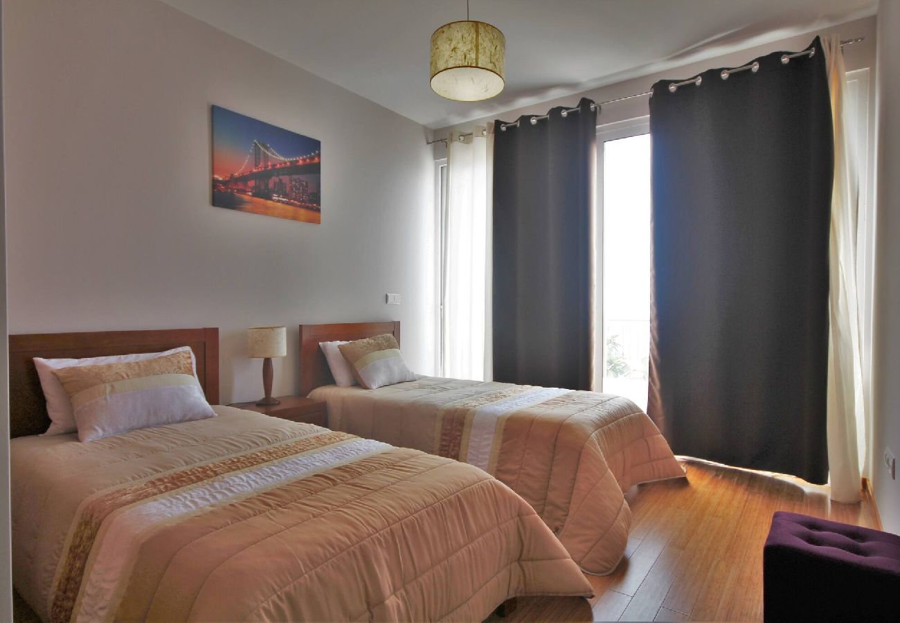 Casa em Arco da Calheta - Farious Villa A