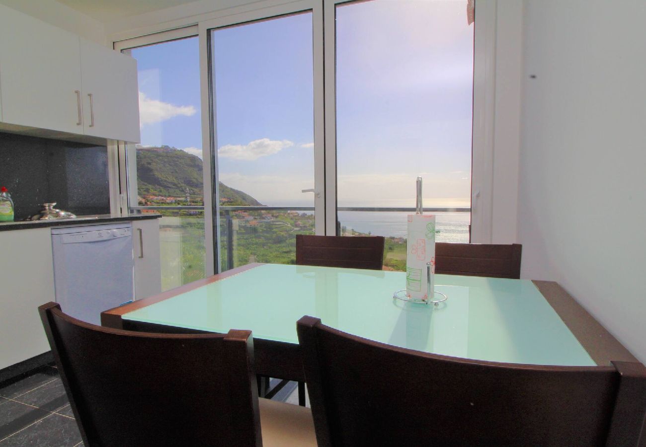 Casa em Arco da Calheta - Farious Villa A