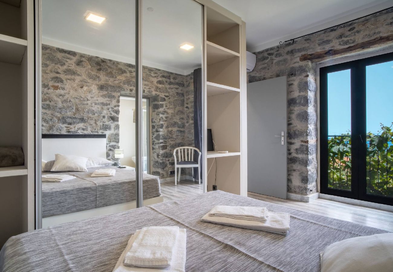 Villa em Santa Cruz - Madeirense Villa in Santa Cruz · Madeirense Villa