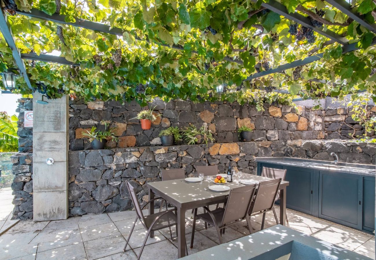 Villa em Santa Cruz - Madeirense Villa in Santa Cruz · Madeirense Villa