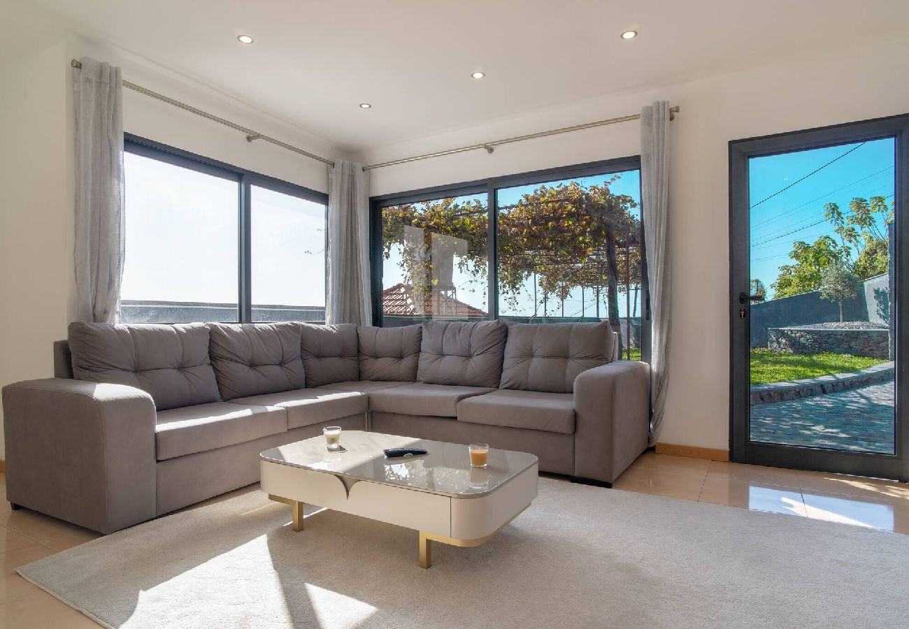 Villa em Câmara de Lobos - Vila Camara  de Lobos Lux Villa
