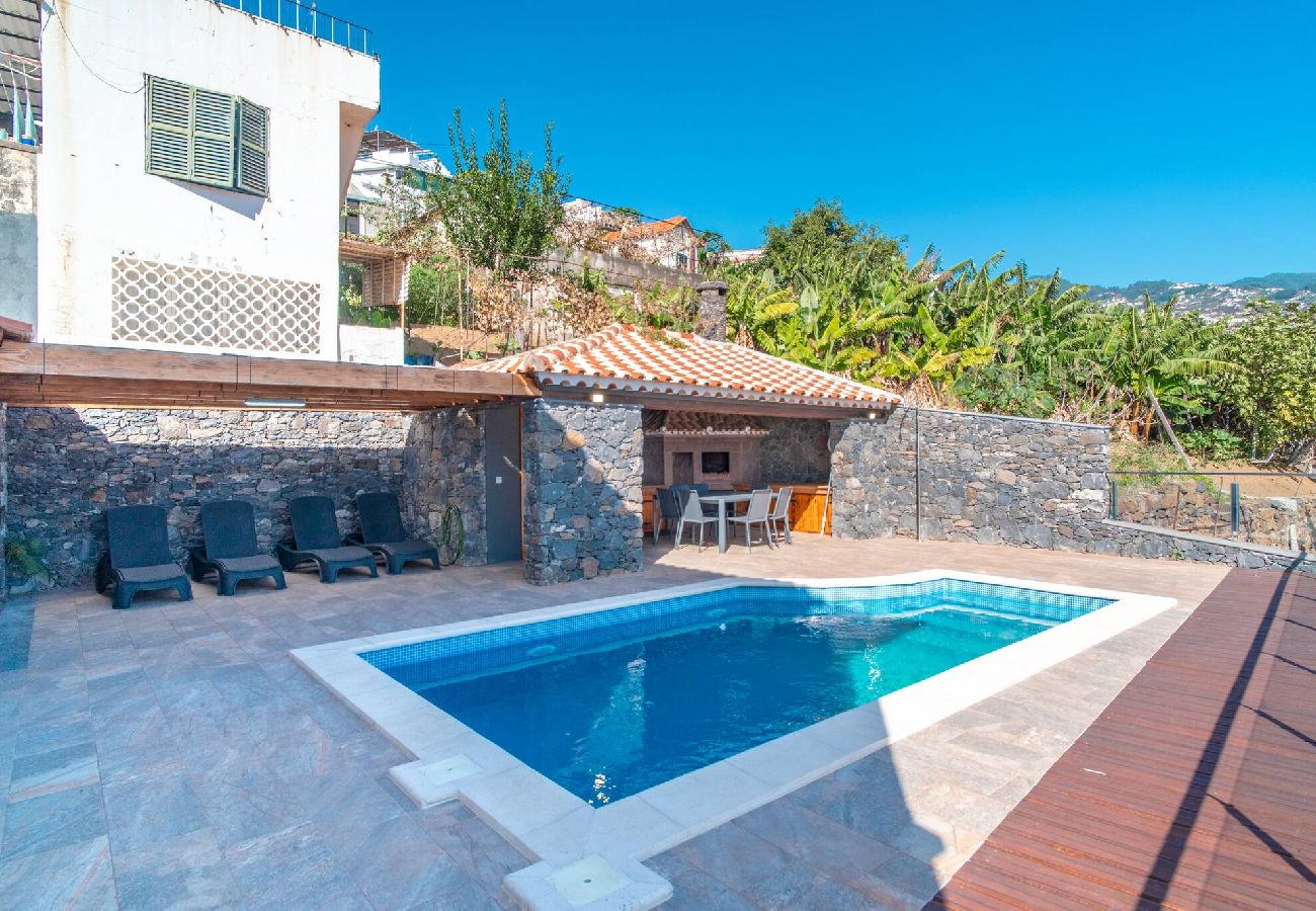 Villa em Câmara de Lobos - Vila Camara  de Lobos Lux Villa