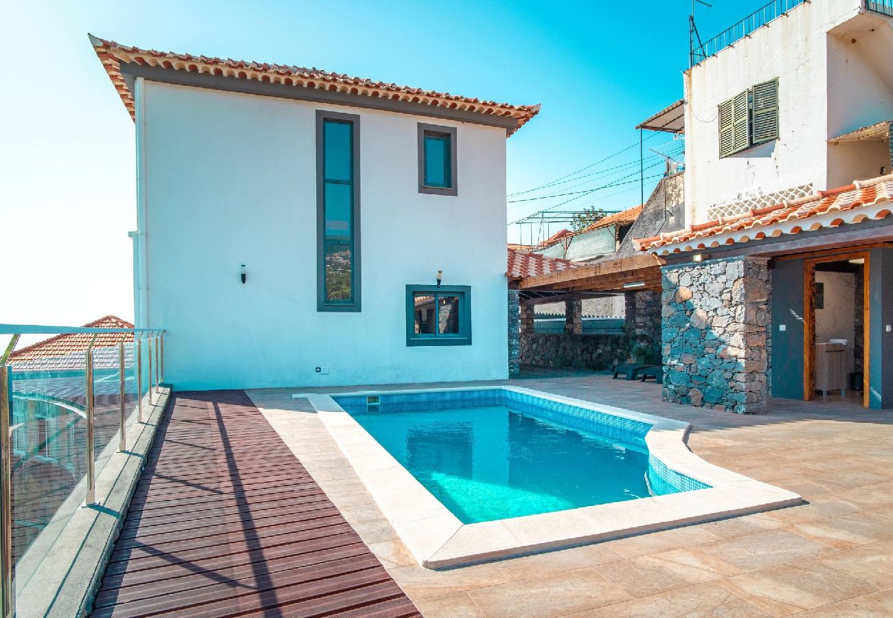 Villa em Câmara de Lobos - Vila Camara  de Lobos Lux Villa