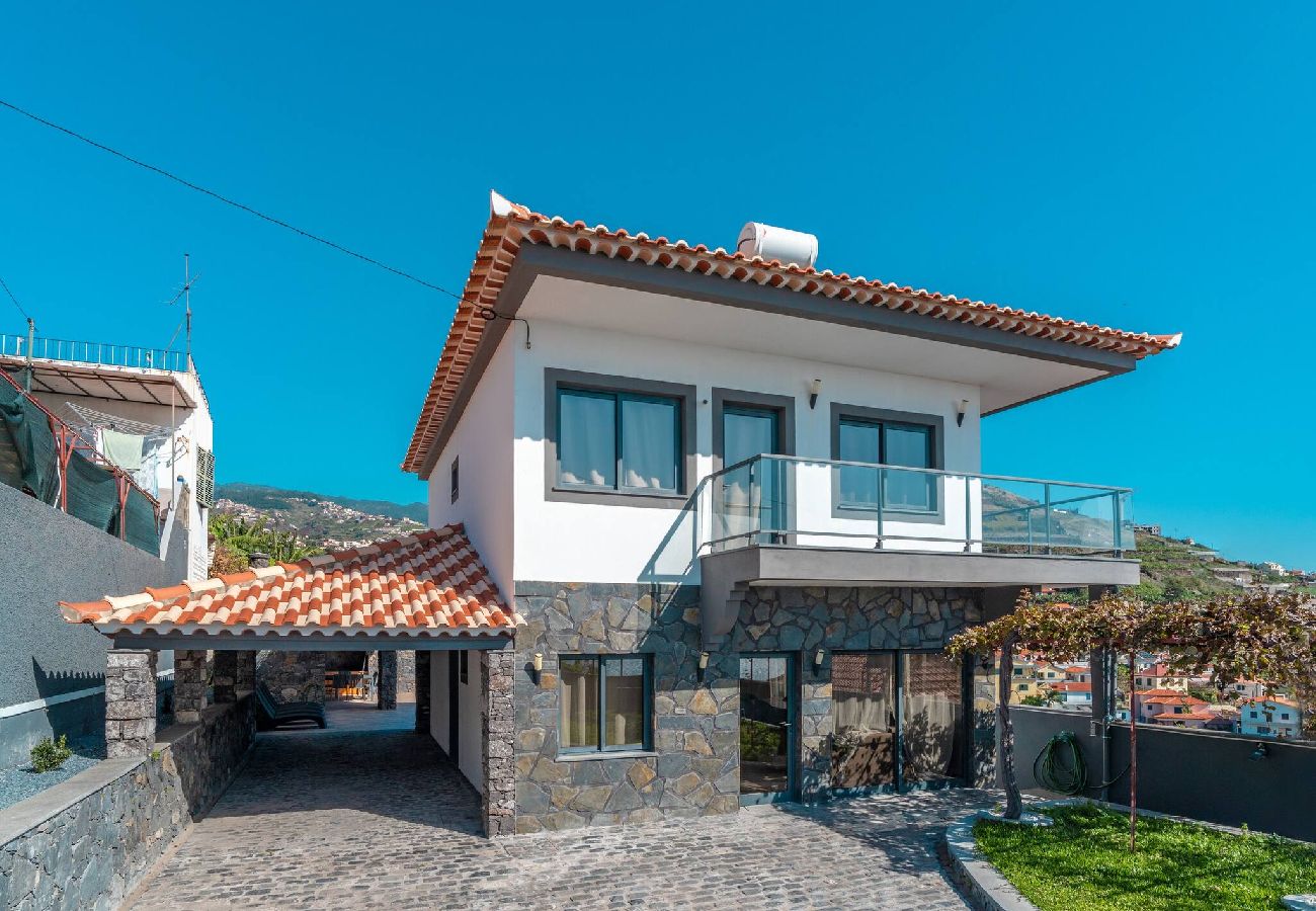 Villa em Câmara de Lobos - Vila Camara  de Lobos Lux Villa
