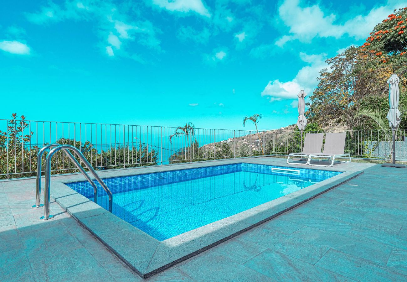 Villa em Arco da Calheta - Villa Bali II