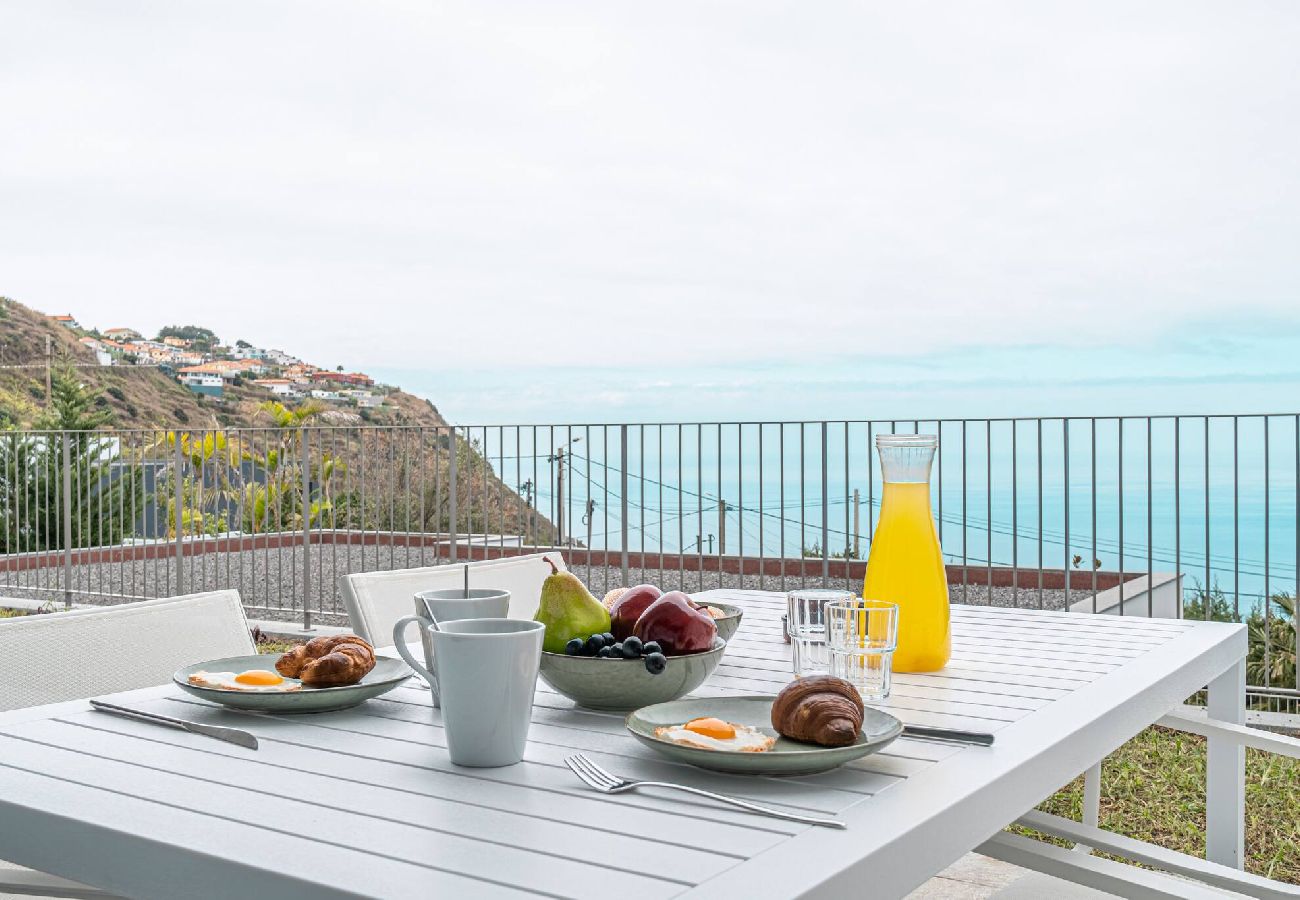 Villa em Arco da Calheta - Villa Bali I