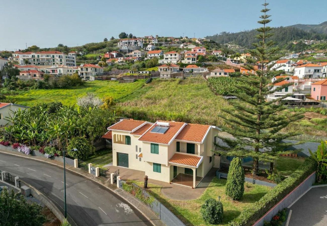 Casa em Canhas - Villa Teresinha