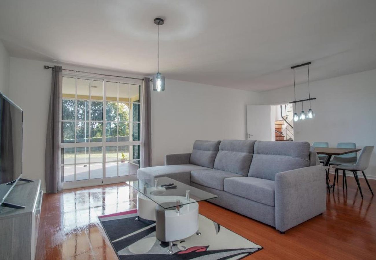 Casa em Canhas - Villa Teresinha
