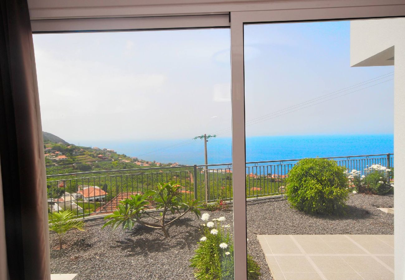 House in Arco da Calheta - Farious Villa A