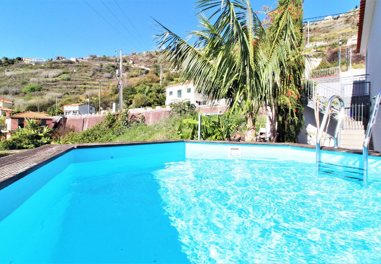 House in Arco da Calheta - Farious Villa A