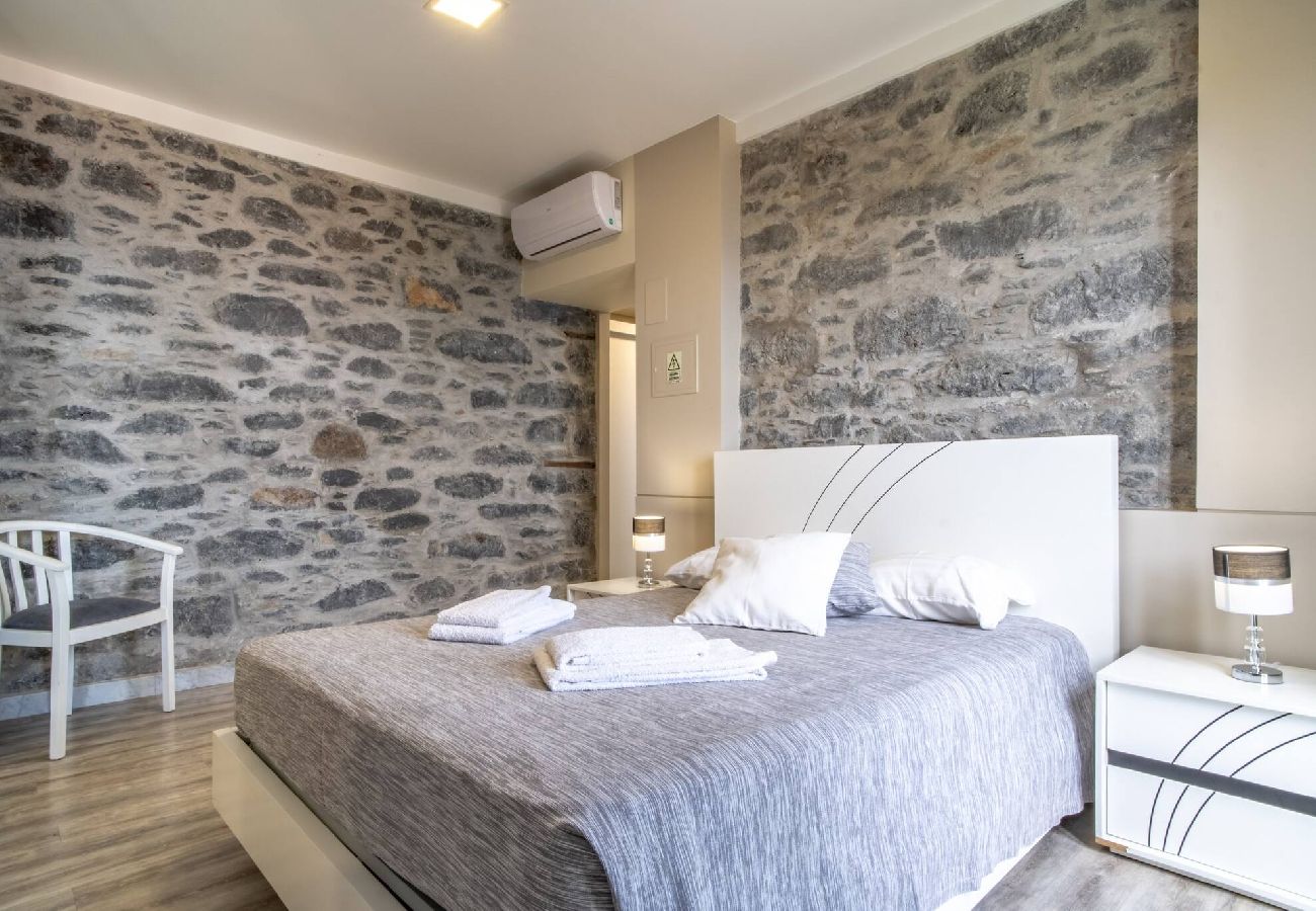Villa in Santa Cruz - Madeirense Villa in Santa Cruz · Madeirense Villa