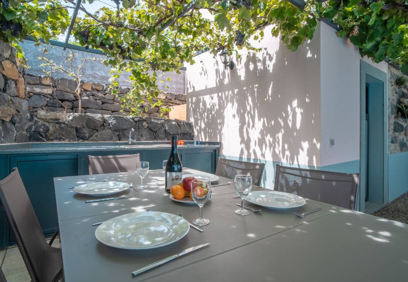 Villa in Santa Cruz - Madeirense Villa in Santa Cruz · Madeirense Villa