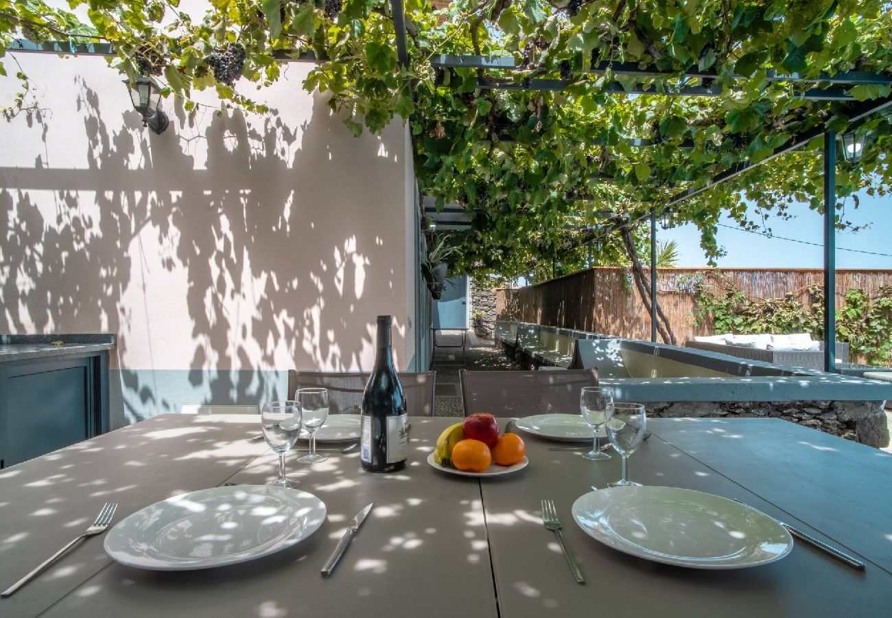 Villa in Santa Cruz - Madeirense Villa in Santa Cruz · Madeirense Villa