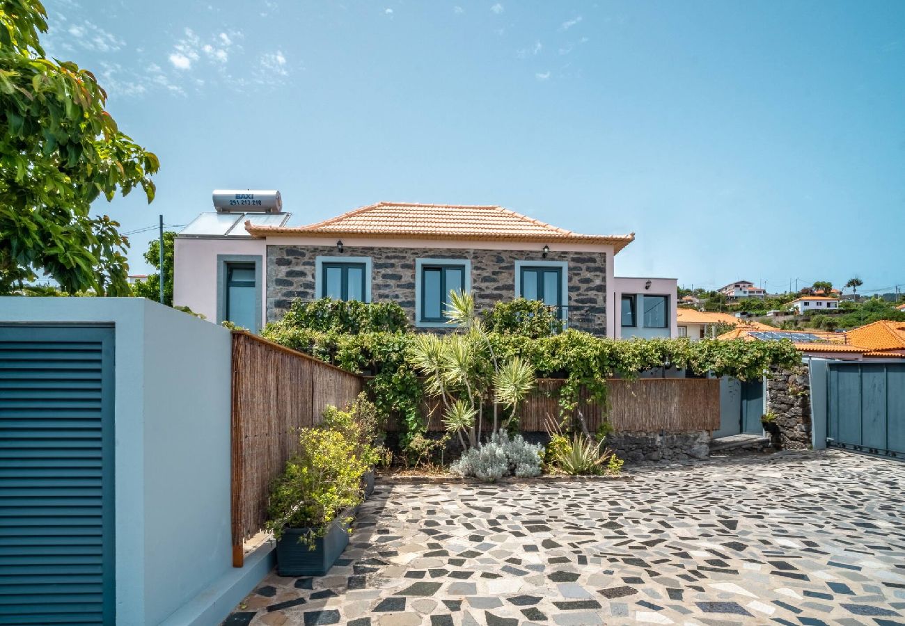 Villa in Santa Cruz - Madeirense Villa in Santa Cruz · Madeirense Villa
