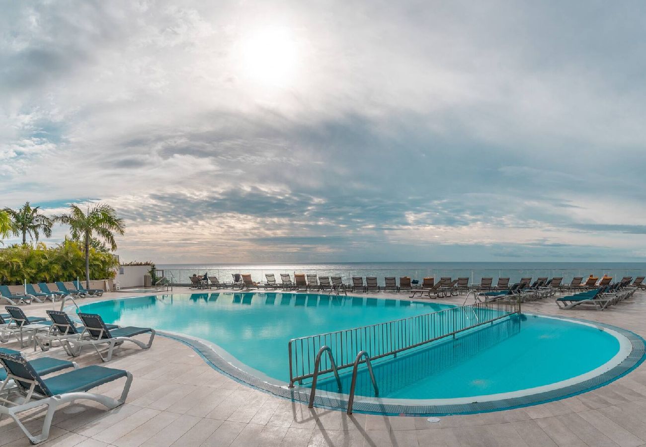 Apartment in Funchal - Duas Torres View Apartment
