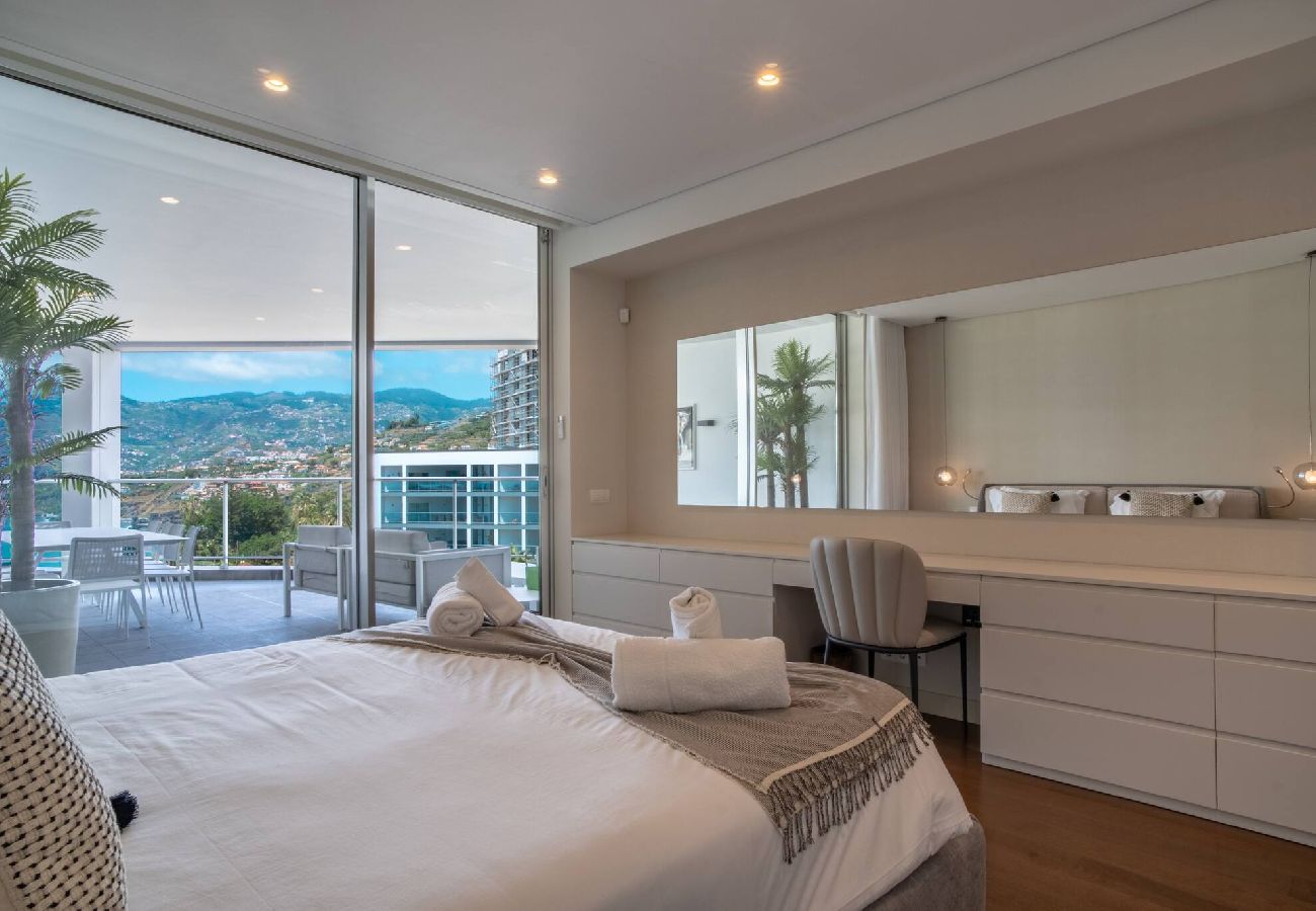 House in Funchal - The Stylish  Apartment Madeira Palace CC