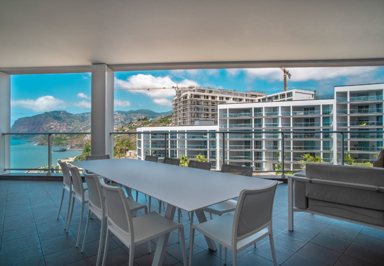 House in Funchal - The Stylish  Apartment Madeira Palace CC