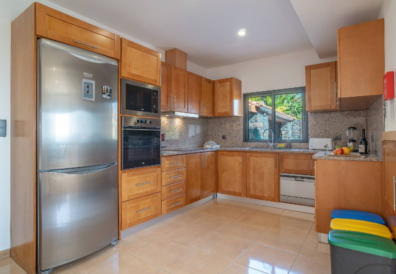 Villa in Câmara de Lobos - Vila Camara  de Lobos Lux Villa