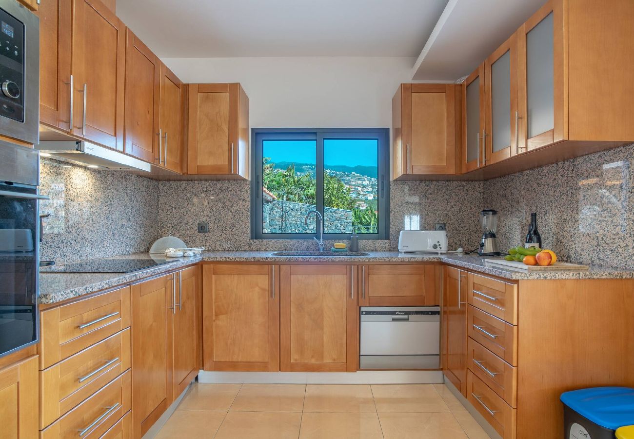 Villa in Câmara de Lobos - Vila Camara  de Lobos Lux Villa