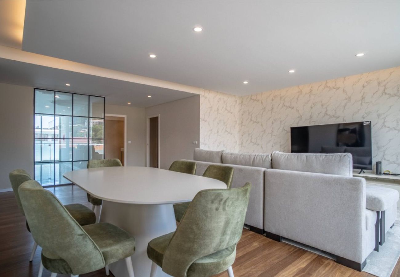 Apartment in Funchal - Freemont Apartment L a Vie  Funchal