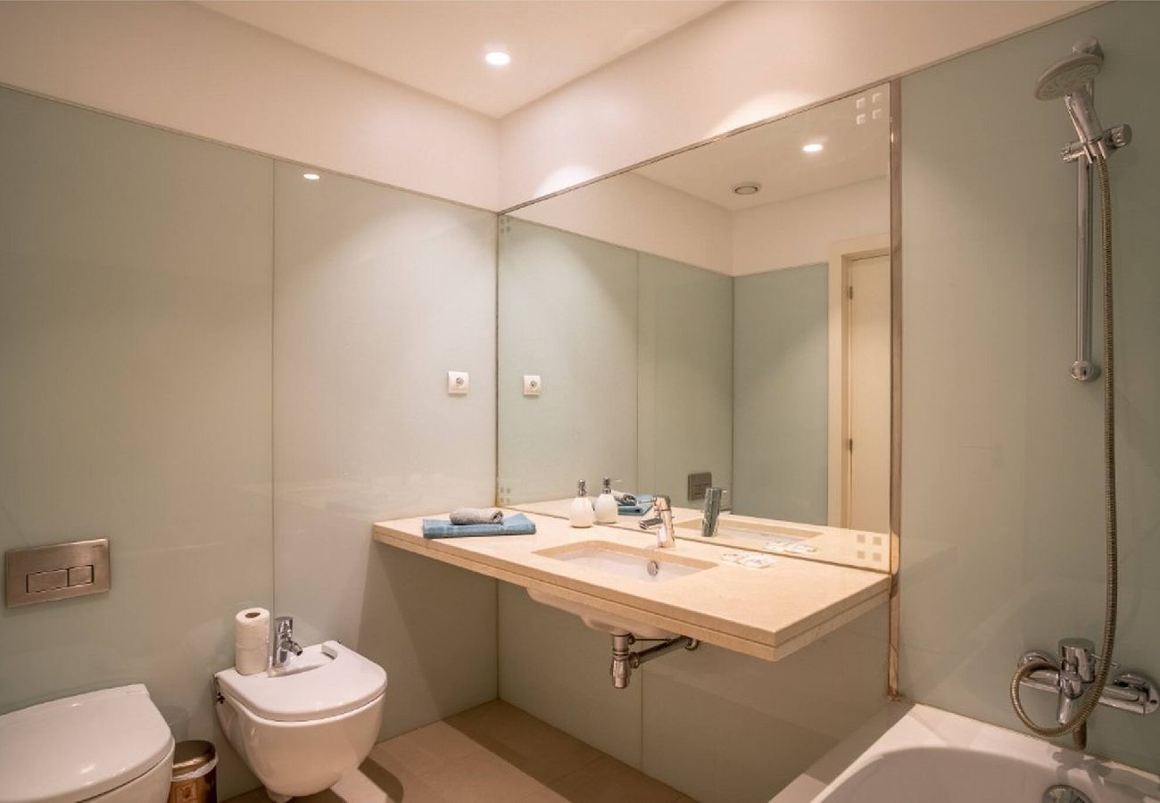 Apartment in Funchal - Freemont Apartment L a Vie  Funchal