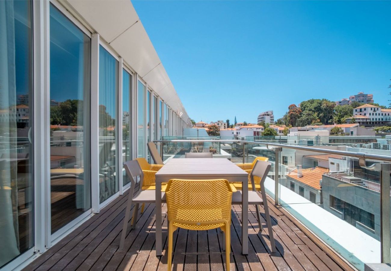 Apartment in Funchal - Freemont Apartment L a Vie  Funchal