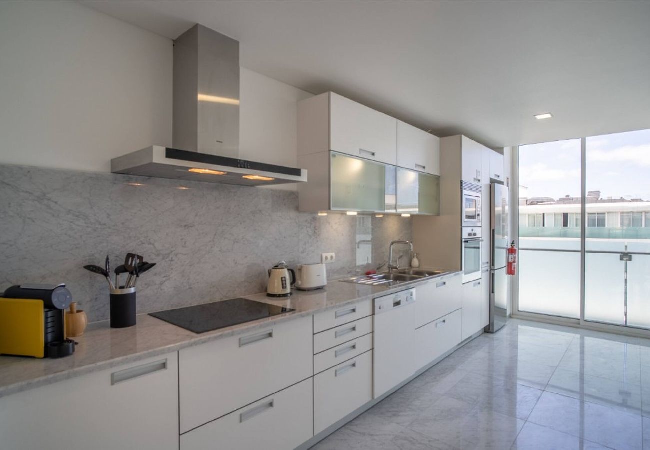 Apartment in Funchal - Freemont Apartment L a Vie  Funchal