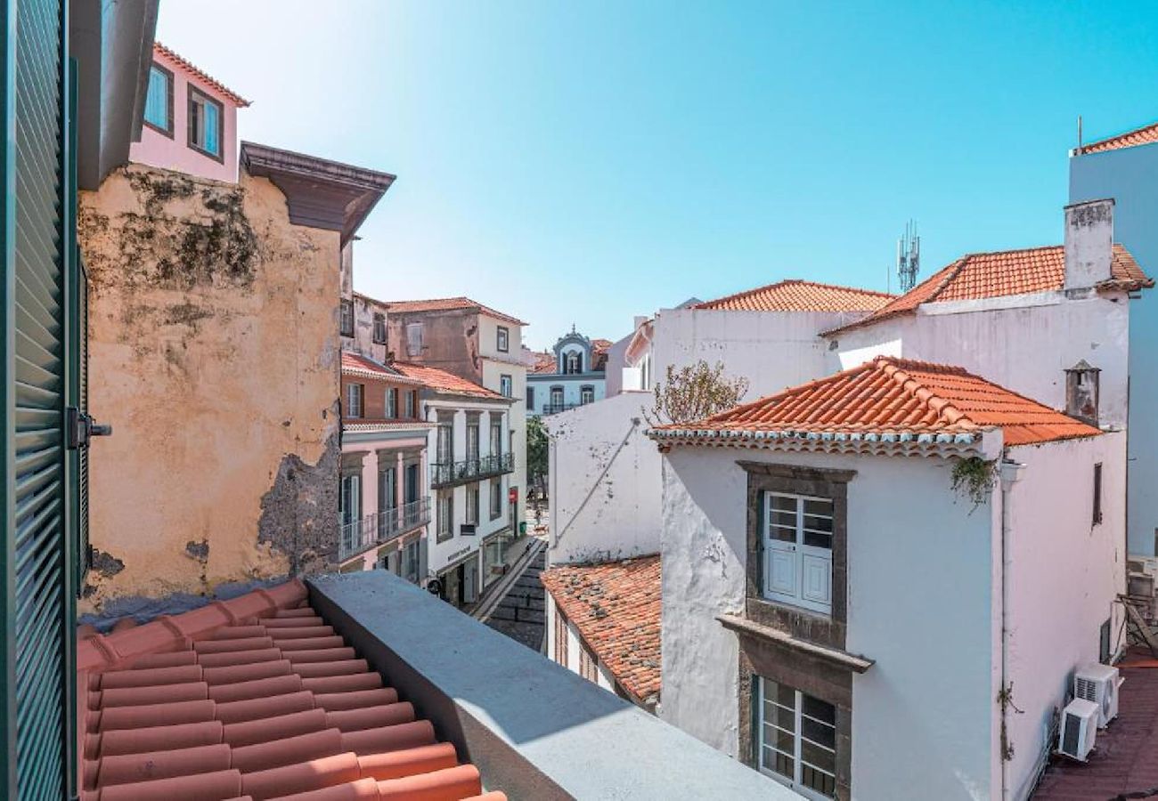 Apartment in Funchal - Tanoeiros Apartments T2