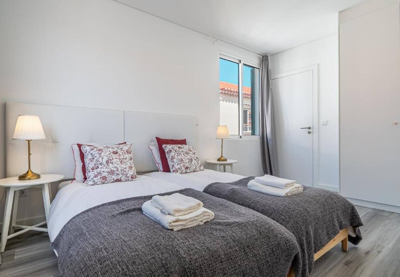 Apartment in Funchal - Tanoeiros Apartments T2