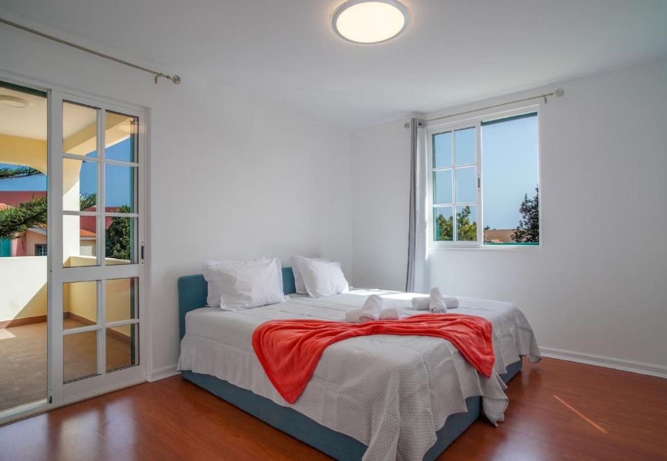 House in Canhas - Villa Teresinha