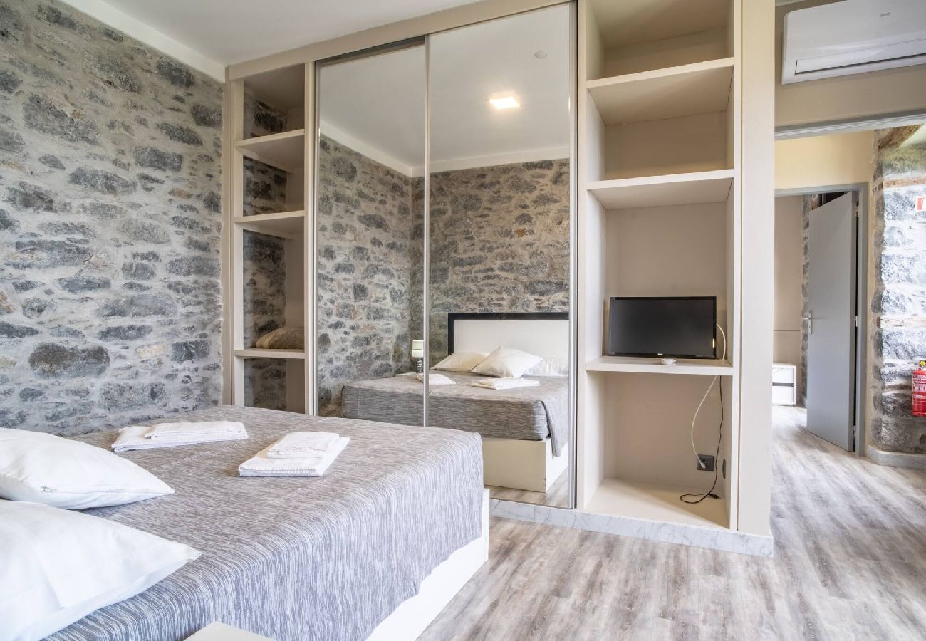 Вилла на Santa Cruz - Madeirense Villa in Santa Cruz · Madeirense Villa