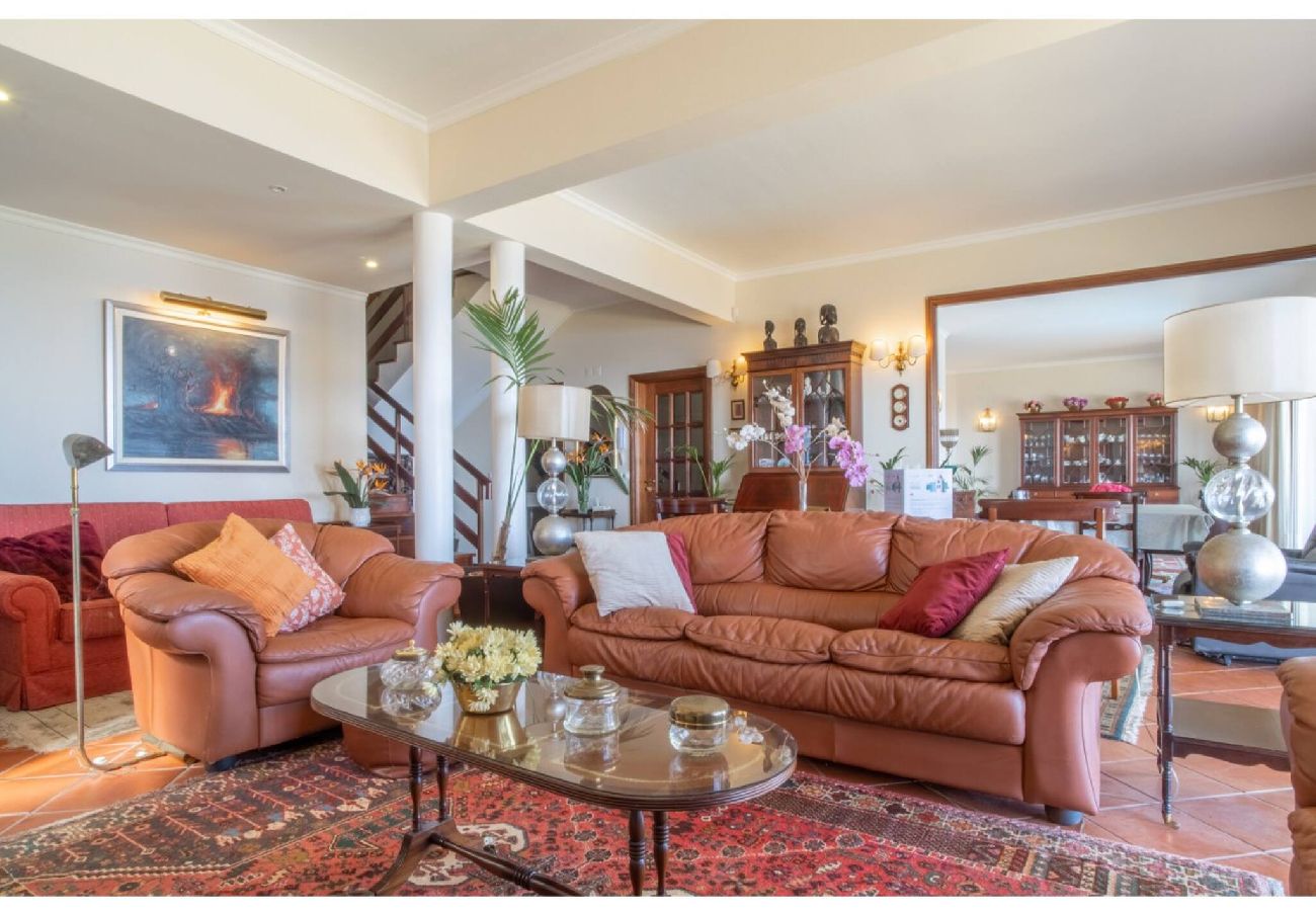 Вилла на Caniço - Villa Amelia