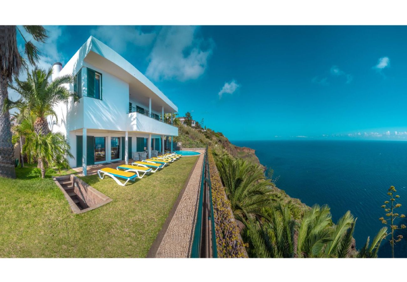 Вилла на Caniço - Villa Amelia