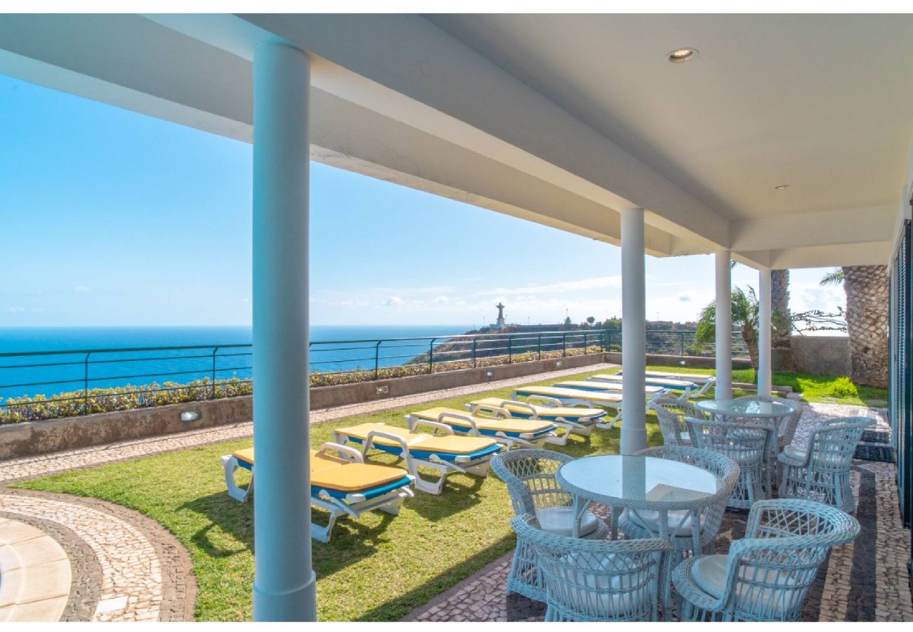 Вилла на Caniço - Villa Amelia