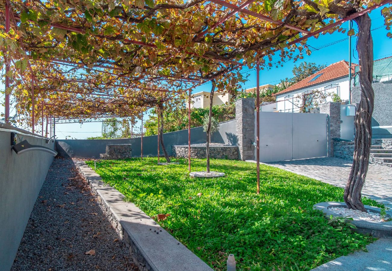 Вилла на Câmara de Lobos - Vila Camara  de Lobos Lux Villa