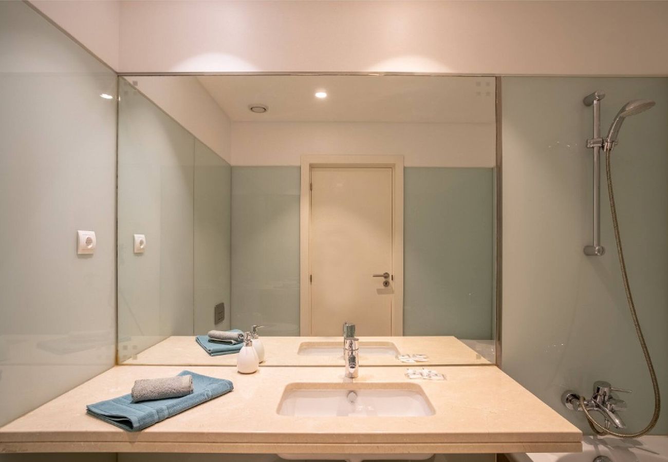 Апартаменты на Funchal - Freemont Apartment L a Vie  Funchal