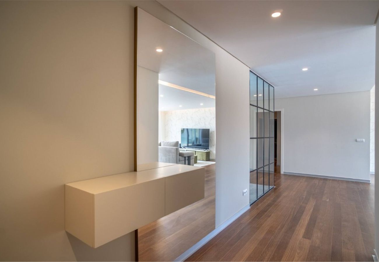 Апартаменты на Funchal - Freemont Apartment L a Vie  Funchal