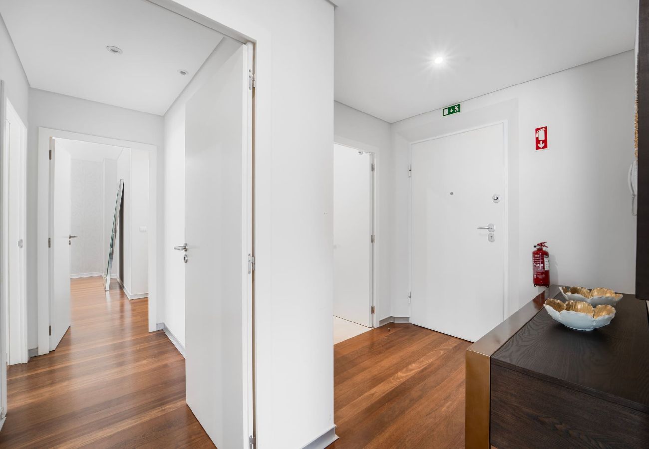 Апартаменты на Funchal - La Vie  Apartment CM