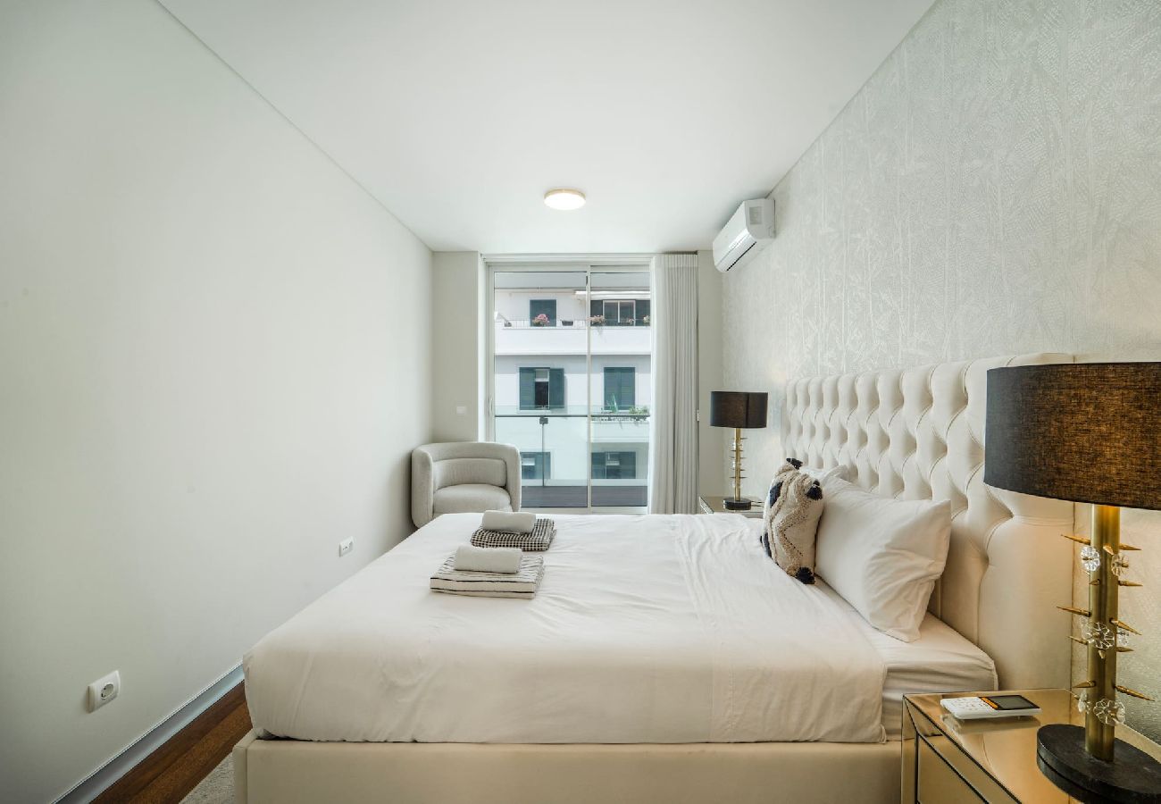 Апартаменты на Funchal - La Vie  Apartment CM