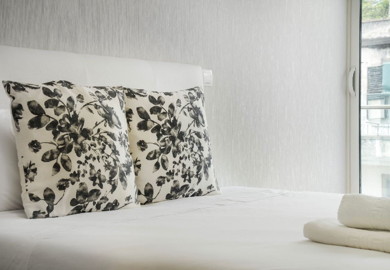 Апартаменты на Funchal - La Vie  Apartment CM