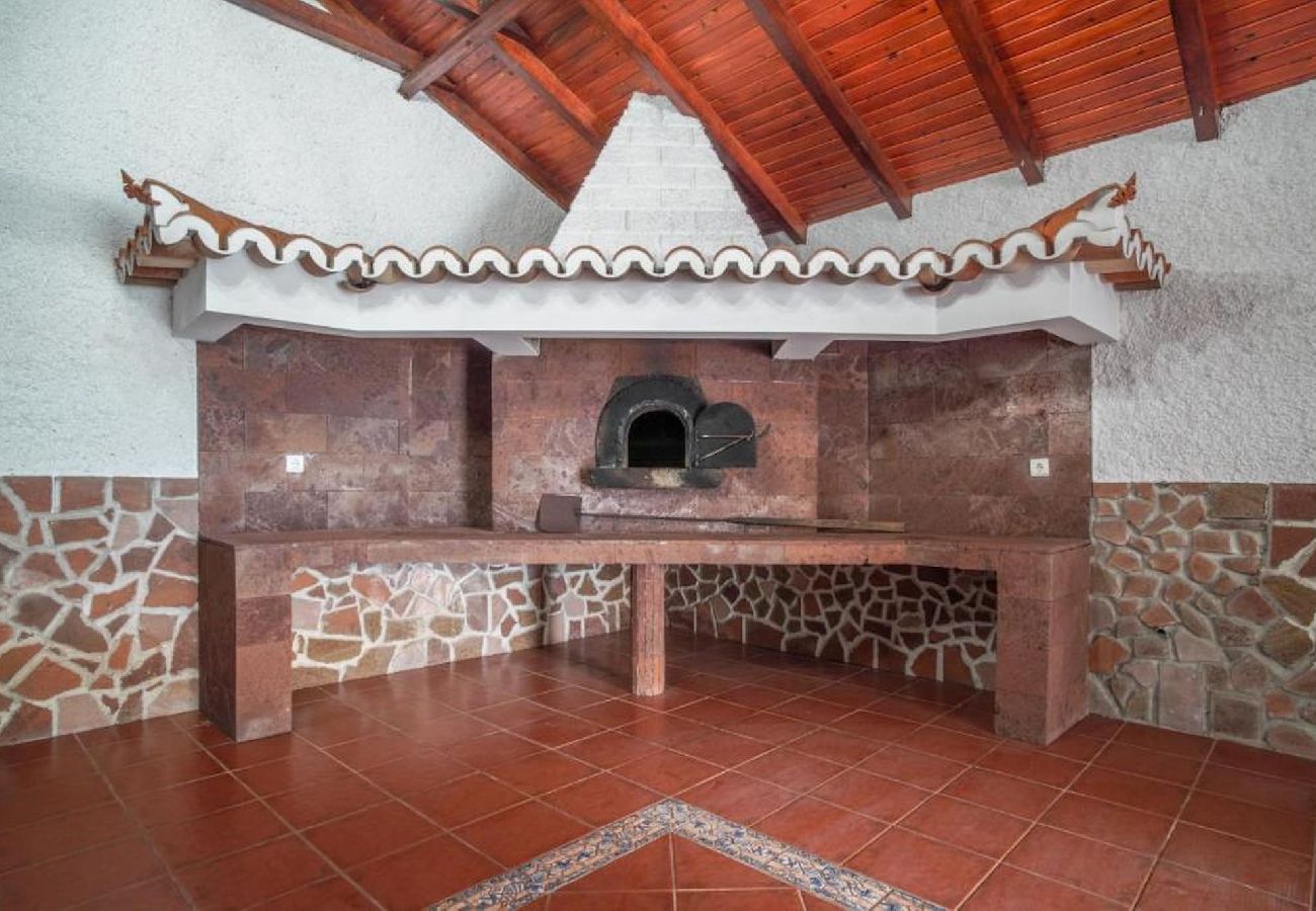 Дом на Canhas - Villa Teresinha