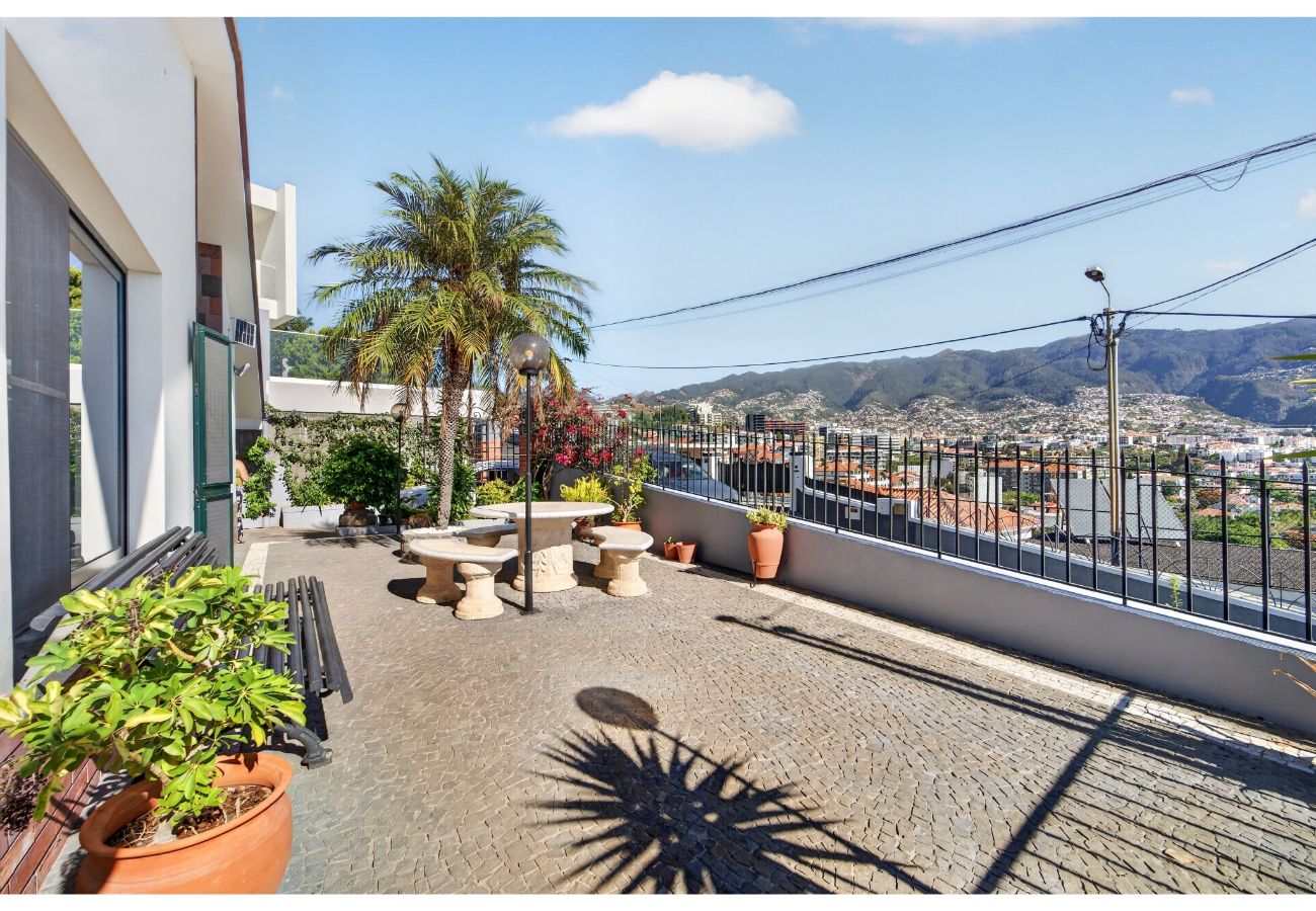 Дом на Funchal - Rodrigo Guest House